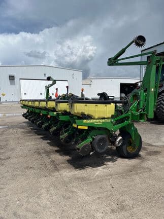 Image of John Deere 1780 equipment image 4