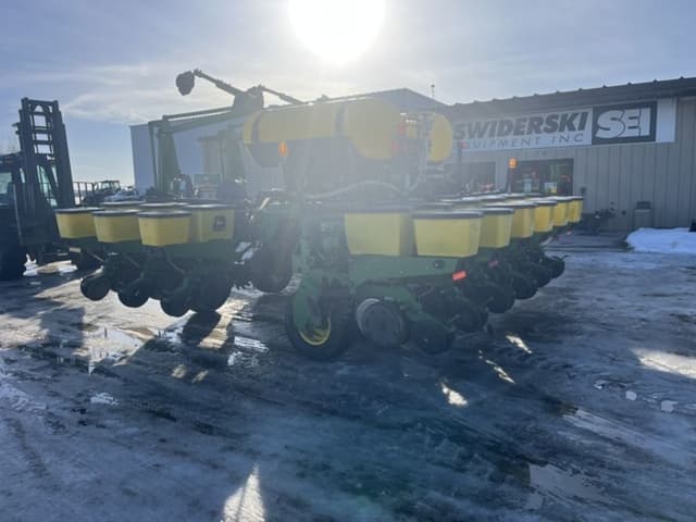 Image of John Deere 1780 equipment image 1