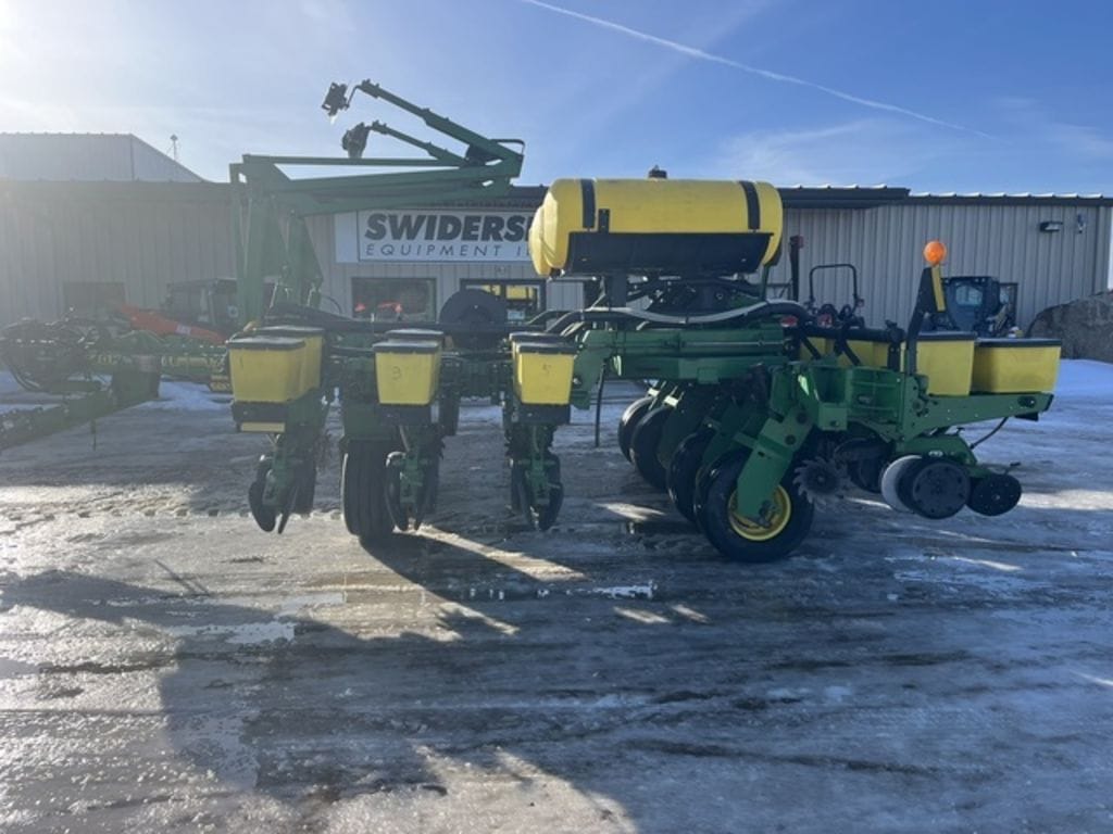 John Deere 1780 Equipment Image0