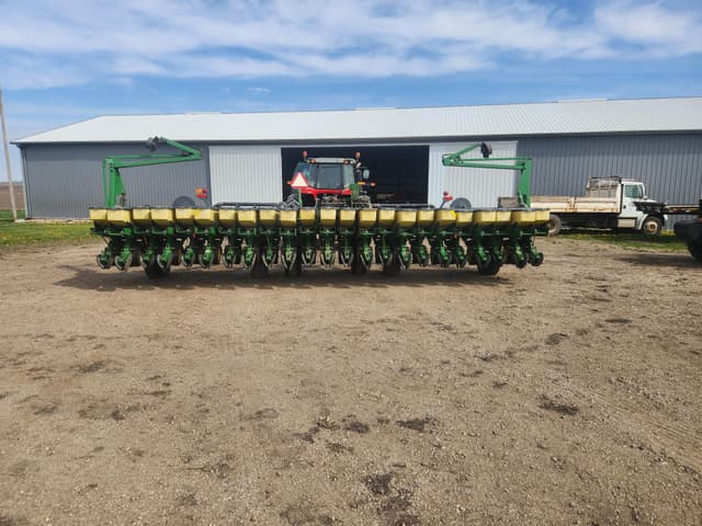 Image of John Deere 1780 equipment image 2