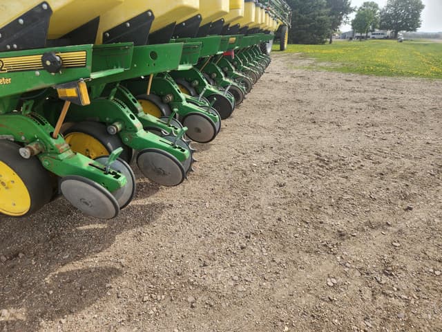 Image of John Deere 1780 equipment image 4