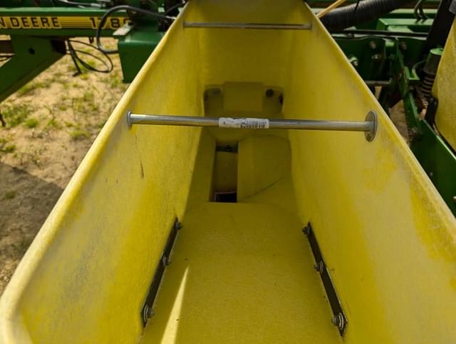 Image of John Deere 1780 equipment image 4