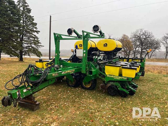 Image of John Deere 1780 equipment image 1