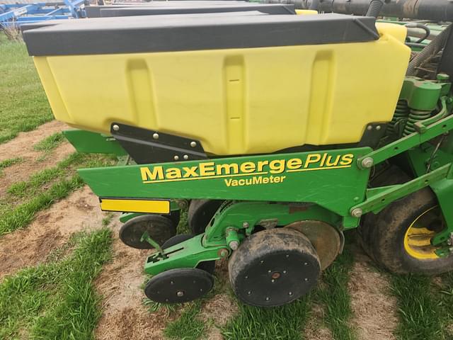 Image of John Deere 1780 equipment image 2