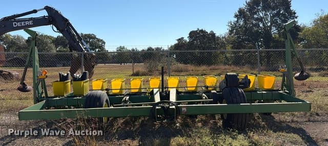 Image of John Deere 1780 equipment image 1