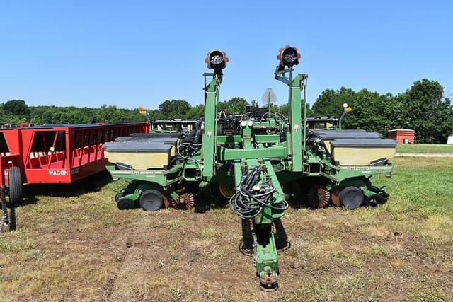 Image of John Deere 1780 equipment image 1
