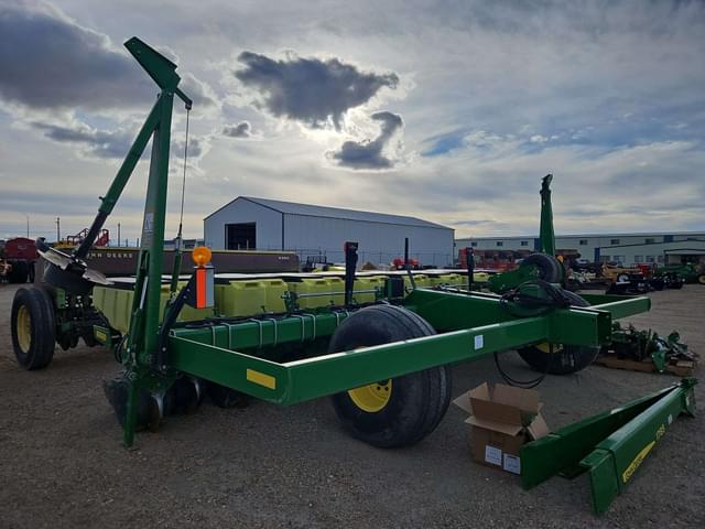 Image of John Deere 1785 equipment image 3