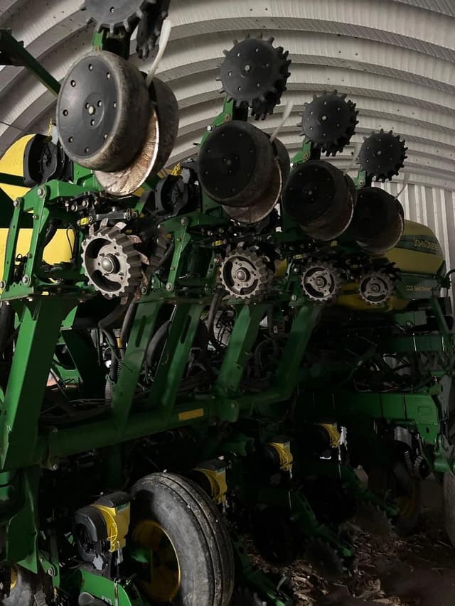 Image of John Deere 1790 equipment image 2
