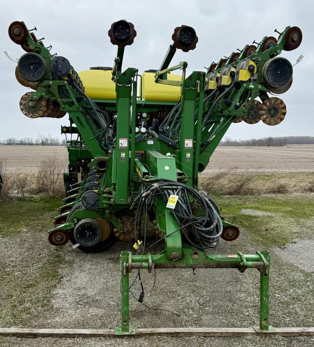 Image of John Deere 1790 equipment image 3