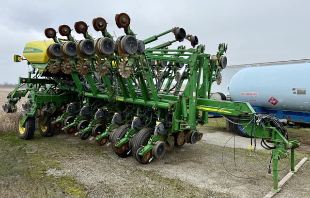 Image of John Deere 1790 equipment image 1