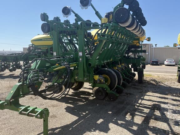 Image of John Deere 1790 equipment image 2