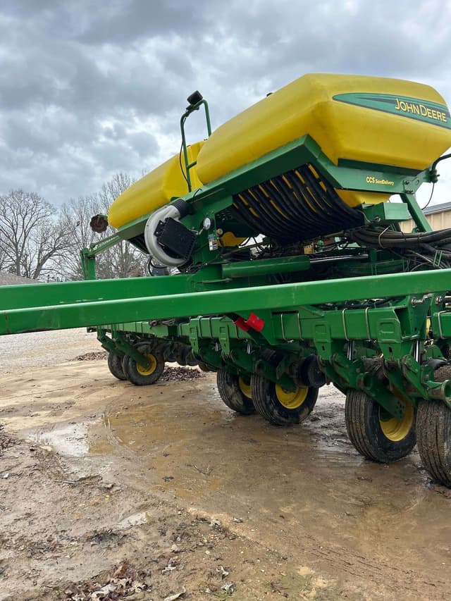 Image of John Deere 1790 equipment image 2