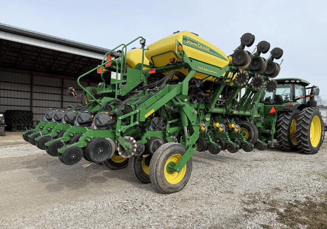 Image of John Deere 1790 equipment image 4