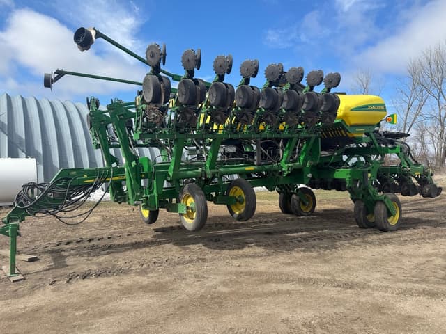 Image of John Deere 1790 equipment image 2