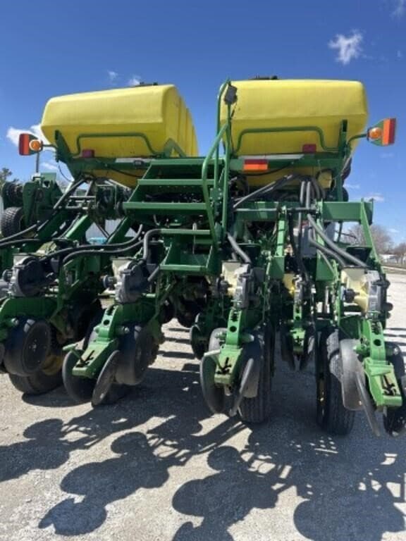 Image of John Deere 1790 equipment image 1