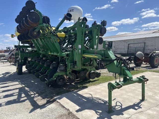 Image of John Deere 1790 equipment image 4