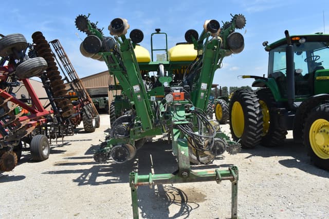 Image of John Deere 1790 equipment image 1