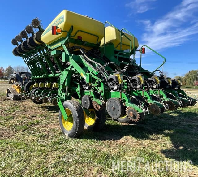 Image of John Deere 1790 equipment image 2