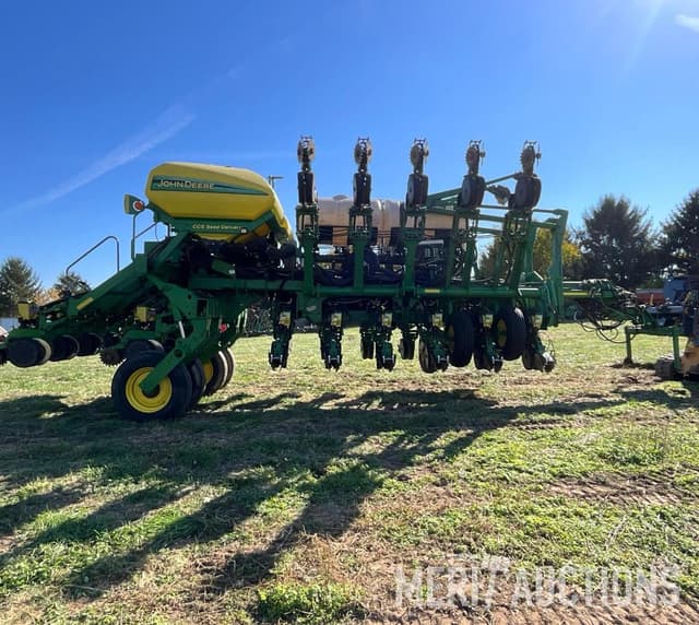 Image of John Deere 1790 equipment image 4