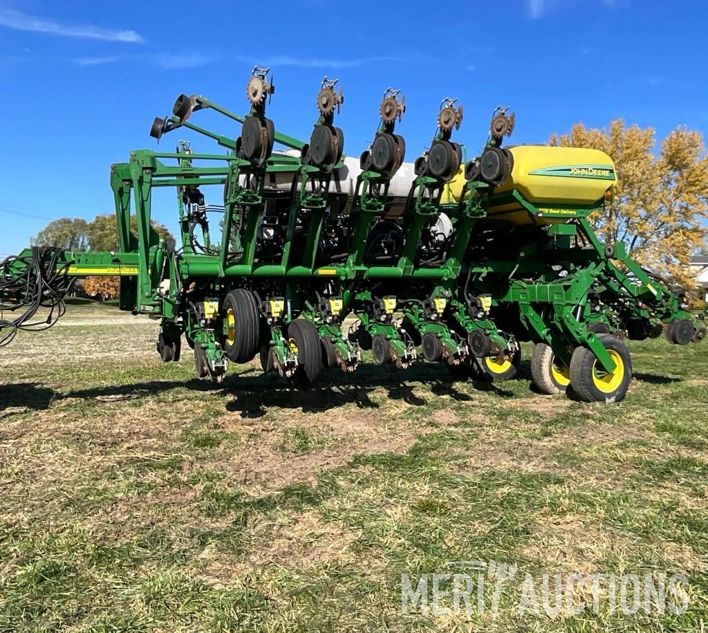 John Deere 1790 Equipment Image0