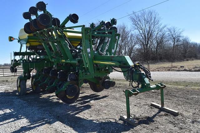 Image of John Deere 1790 equipment image 2