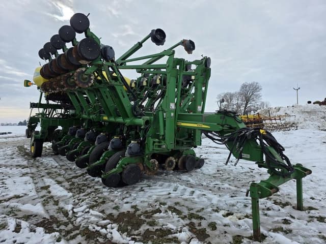 Image of John Deere 1790 equipment image 2