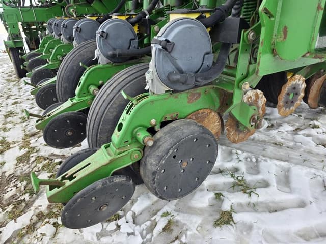 Image of John Deere 1790 equipment image 3