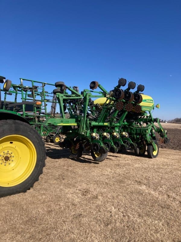 Image of John Deere 1790 equipment image 1