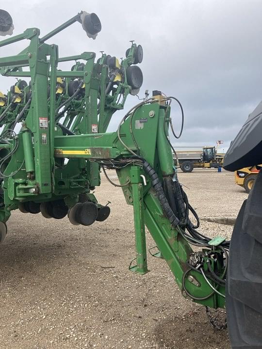Image of John Deere 1790 equipment image 2