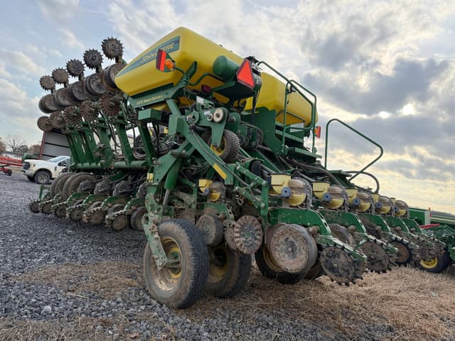 Image of John Deere 1790 equipment image 3