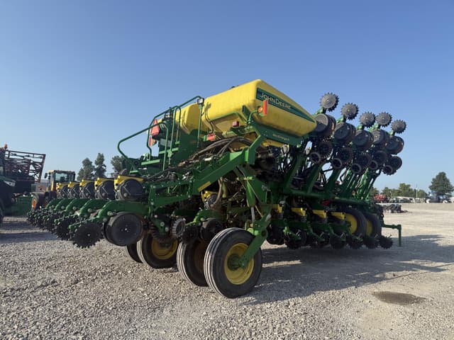 Image of John Deere 1795 equipment image 4
