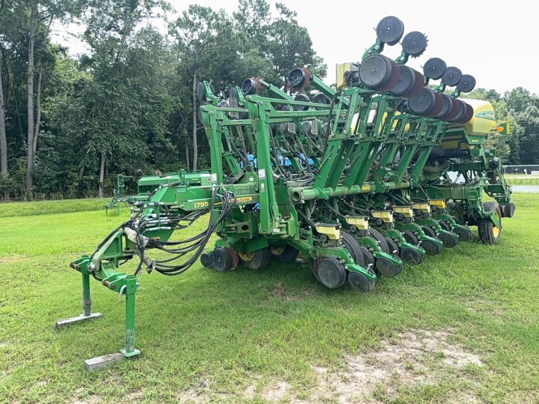 Image of John Deere 1795 Primary image
