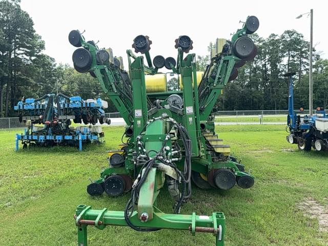 Image of John Deere 1795 equipment image 2