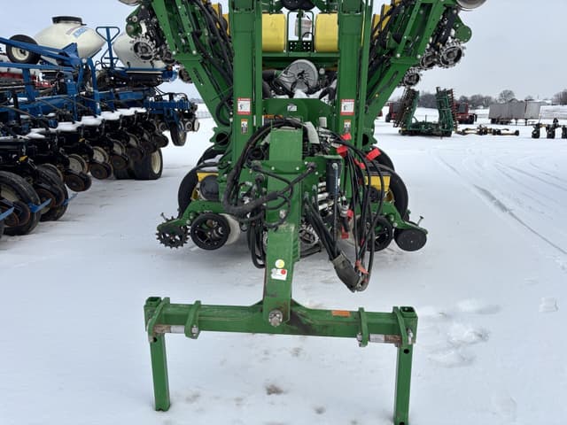 Image of John Deere 1795 equipment image 1