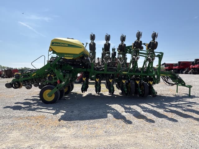 Image of John Deere 1795 equipment image 1