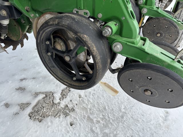 Image of John Deere 1795 equipment image 3