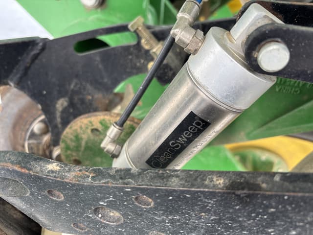 Image of John Deere 1795 equipment image 2