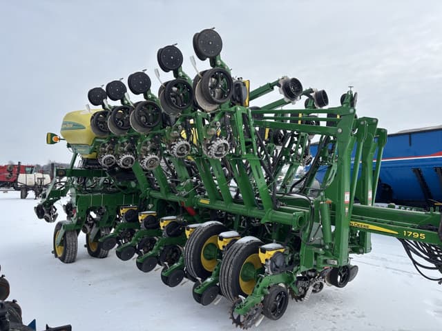 Image of John Deere 1795 equipment image 2