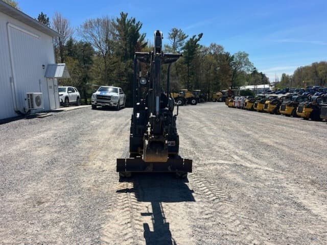 Image of John Deere 17D equipment image 3