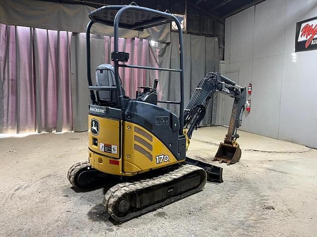 Image of John Deere 17D equipment image 4