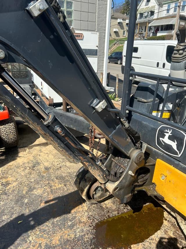 Image of John Deere 17G equipment image 3