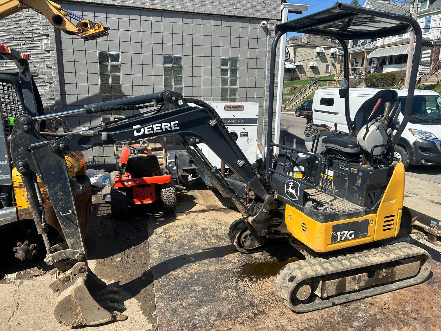 John Deere 17G Equipment Image0