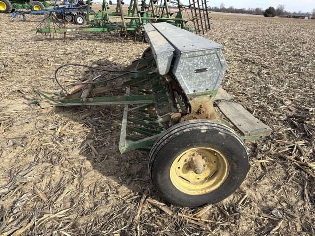 Image of John Deere 187B equipment image 1