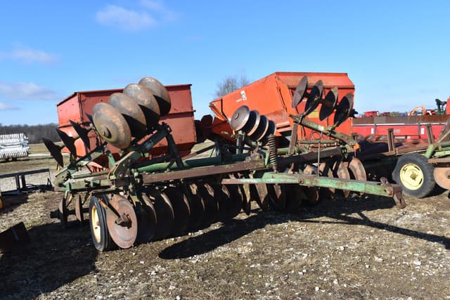 Image of John Deere H1110 equipment image 3