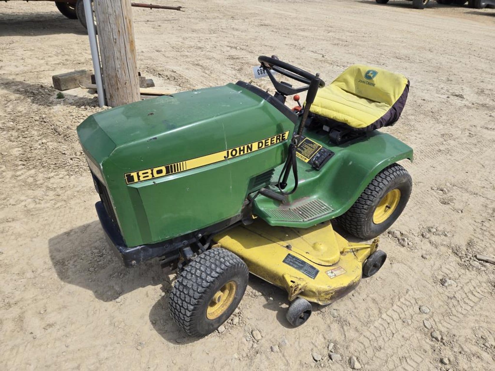 John Deere 180 Equipment Image0