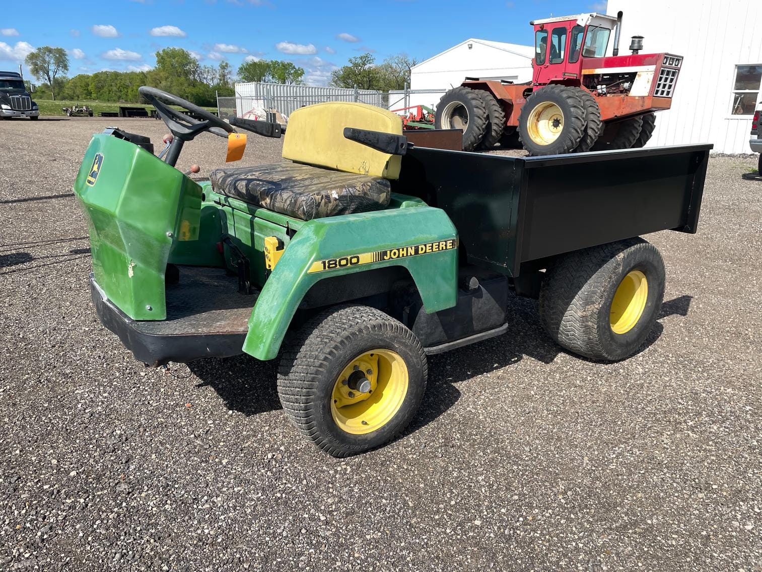 John Deere 1800 Equipment Image0