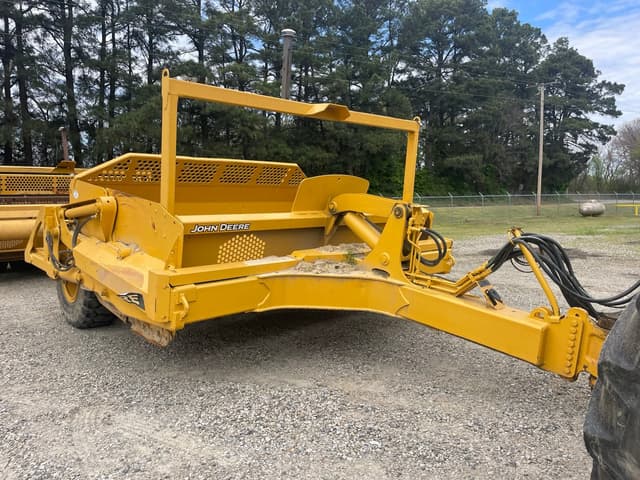 Image of John Deere 1812C equipment image 1