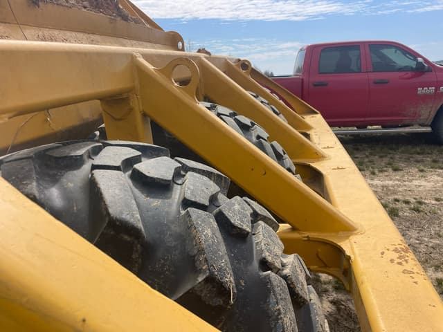 Image of John Deere 1812C equipment image 4