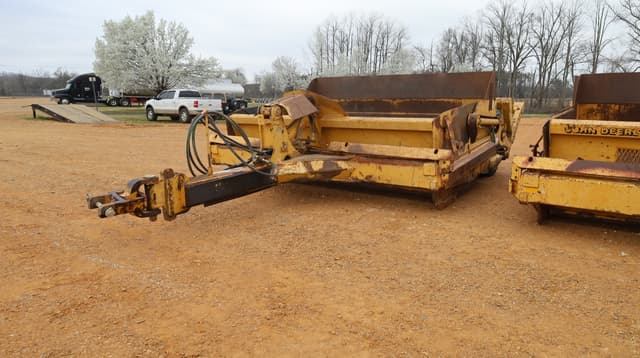 Image of John Deere 1812C equipment image 1