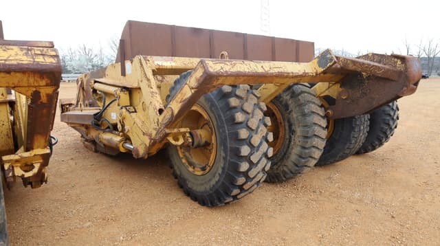 Image of John Deere 1812C equipment image 2